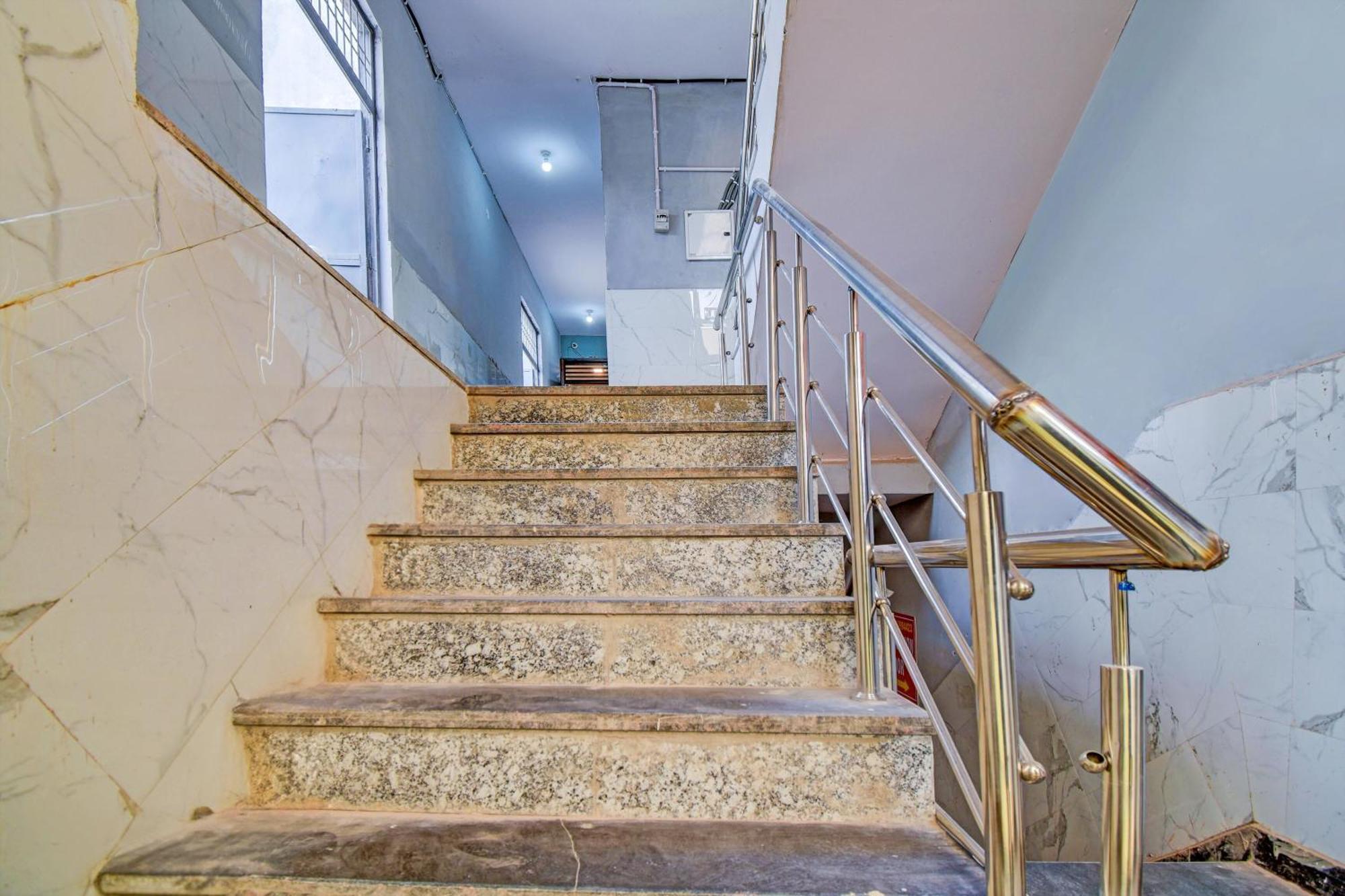 Hotel O Friendship Inn Дели Экстерьер фото