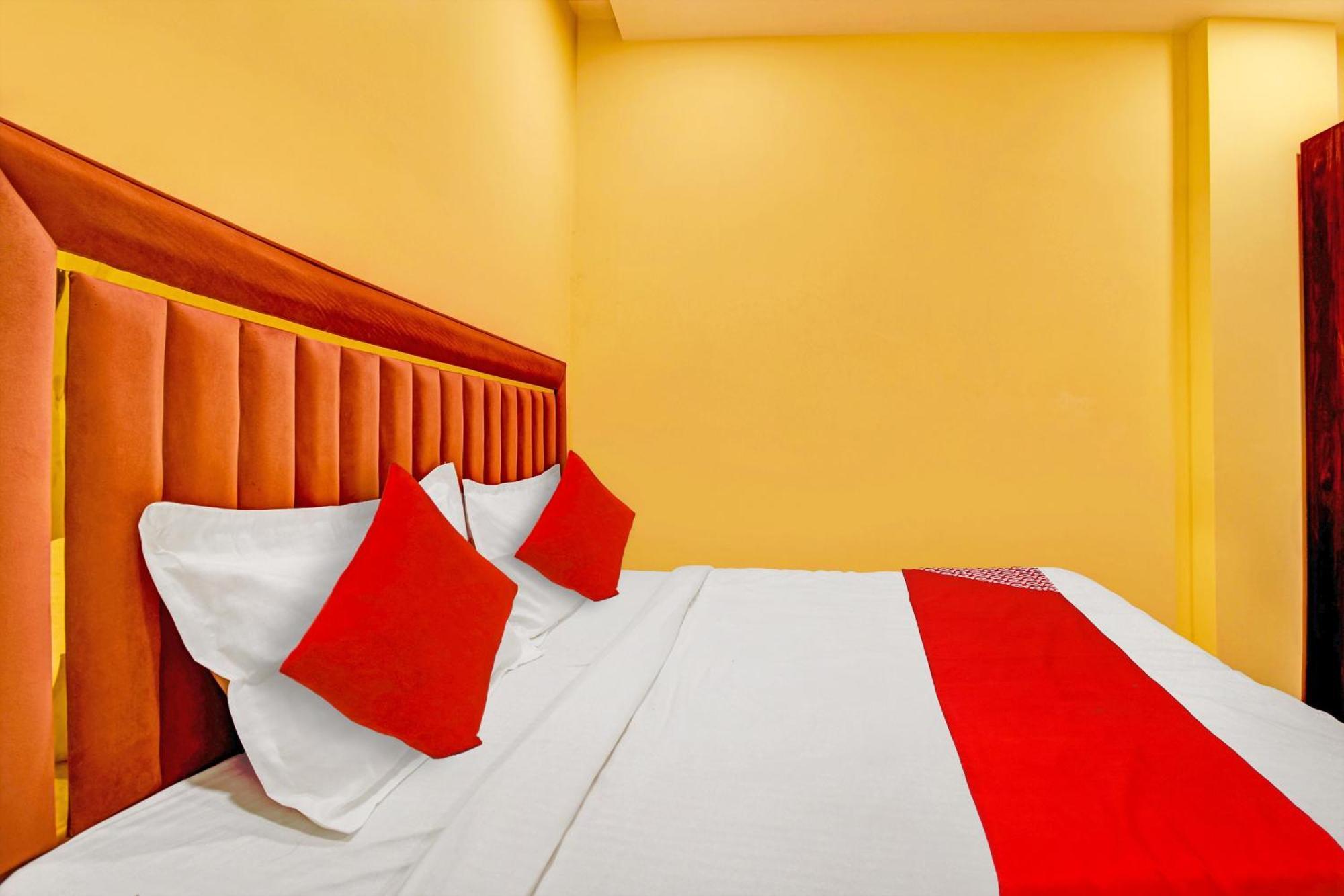 Hotel O Friendship Inn Дели Экстерьер фото